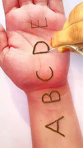 9.6K views · 112 reactions | very easy front hand mehndi with alphabet #mehndi #design #beautiful #asan #mahandi #2022 | Mehndi World | Facebook