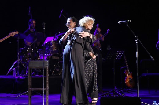 Τα 11 1 ξένα τραγούδια που έγιναν ελληνικές επιτυχίες: Η ιστορία πίσω από τις διασκευές - ΤΑ ΝΕΑ