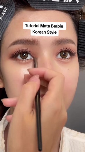 Korean Style Barbie Eye Makeup Tutorial