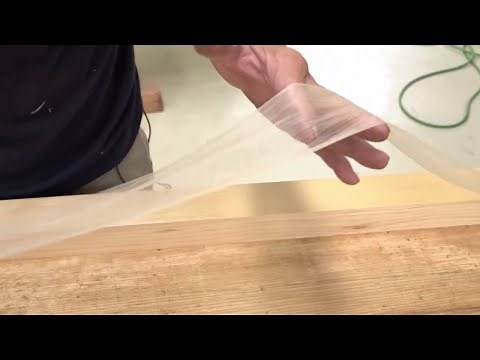 Amazing carpentry skills with his ultra-thin hand-planed shavings of only 3 micrometers thickness