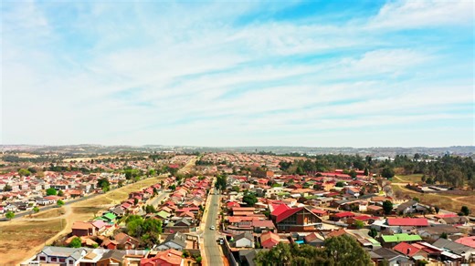 6 years down the drain as Snethemba has failed to tell Sphamandla that she has a child! Will they be able to fix things? Catch #Sengkhathele tonight at 20:00 on Ch.161! 🔥