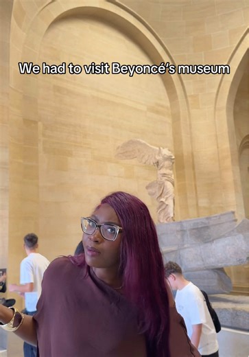 We had to do it for the culture 🐝 #beyhive #beyoncé #louvre #lipsync #paris