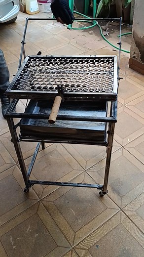 Vendo churrasqueira tamanho da tela moeda de aço 31cm x42cm local do carvão chapa 14 R$400,00 produto (novo) ZAP 991397779 | Joaquim Duarte | Facebook
