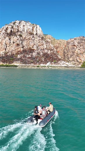 The Discovery 330 doing Discovery things. #truekit #inflatableboats #adventure @tay