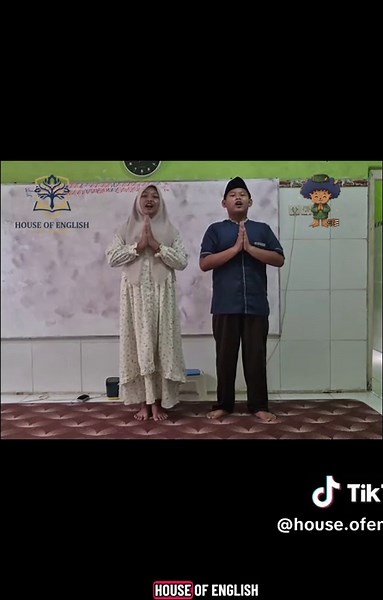 Khansa, Ibay, the students of House Of English Grade 6