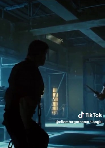 Van Damme vs Stallone: The Final Fight in Expendables 2