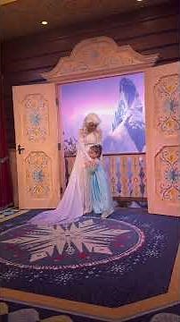 Anna & Elsa FROZEN Meet & Greet in Royal Sommerhus Epcot
