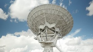clip-20697379-radio-telescope-antenna-dish-astronomical-observatory-new