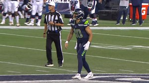 Big-man INT! 292-pound DeShawn Williams shows hands on pick