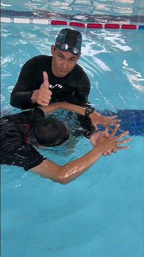 Swimming body position mistake: why you keep sinking and slowing down