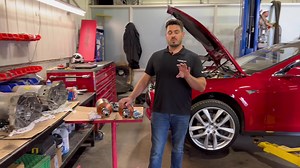 Réparation d’un moteur arrière Tesla modèle S￼ | Guillaume André
