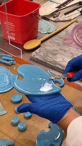 Chef Jeff walks students through the art of intricate #isomalt sculptures, from pouring evenly into the molds to using 🔥 to shape each piece into a detailed design. Find us on TikTok @iceculinary for more behind-the-scenes footage from class! https://vm.tiktok.com/ZMJAEagDm/ #pastryart #culinaryschool | Institute of Culinary Education