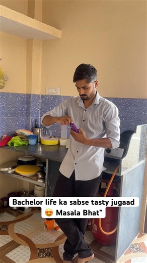 Ghar Wala Spicy Masala Bhat Recipe 😋 #shortsfeed #cooking #food #viral #shorts #bhaat
