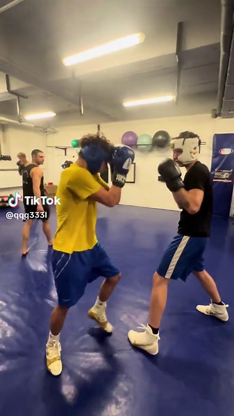 Light work #boxing #sparing