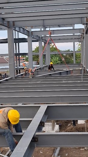 581K views · 7.1K reactions | the spirit of the iron workers #reel #construction #ironworkers #bangunanbaja #konstruksibaja | Dunia LAS | Facebook