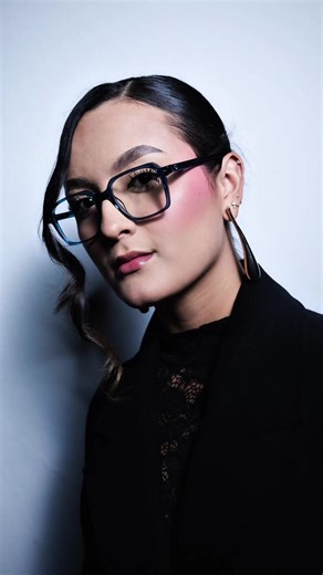 Las tendencias inspiran, pero no se copian. 🧐 Se adaptan a ti, a tu estilo y a tu día a día. En Optiline te ayudamos a elegir con estilo y criterio.😎 Visítanos o escríbenos y encuentra las gafas que sí van contigo #tendencia #optica #vision #monturas #estilo