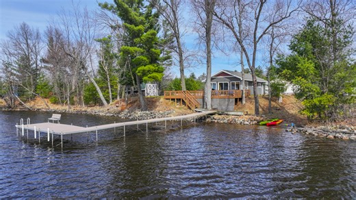 Turnkey Lake Petenwell Waterfront Cottage | Owned Shoreline