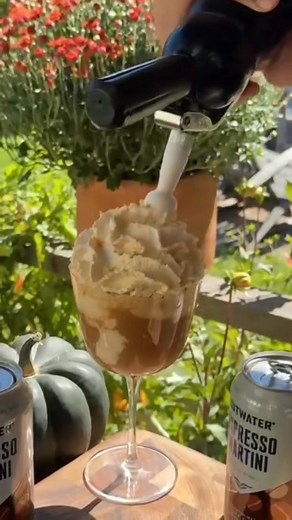 🥛 North American Creative Cream Whipping Tool – Effortless Fluff! Elevate baking & drinks with this innovative whipping tool—perfect for home chefs! ✅ Creative ergonomic design (easy to use, less hand fatigue) ✨✅ Fast & fluffy results (whips cream, meringue, toppings in minutes) 🍰✅ Durable & versatile (ideal for desserts, coffee, cocktails) ☕ Grab your kitchen essential for creamy perfection! 👇#CreamWhipper #BakingTool | Careclosely-s