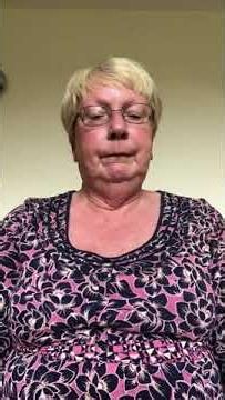 Mrs Lynda Phipps reads from psalm 145 vv 8 - 14
