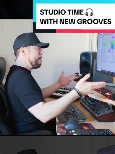 I'm working on some new groovy techno, hardgroove, garage vibe mixture sounds in my studio 🙂 #studio #hardgroove #garage #studiotime #producing