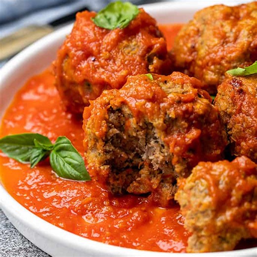 Let the slow cooker take care of dinner with these incredible Crockpot Gluten Free Meatballs. They're tender and flavorful, and they're perfect for spaghetti and more. For recipe instructions, ingredients and substitutions: https://glutenfreeonashoestring.com/gluten-free-slow-cooker-meatballs/ . . . . #glutenfreeeats #glutenfreerecipe #glutenfreedinner #homemademeatballs | Gluten Free on a Shoestring