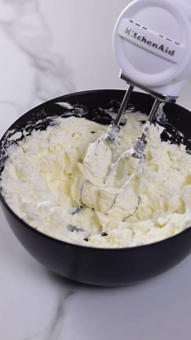 Watch this simple cheesecake come together