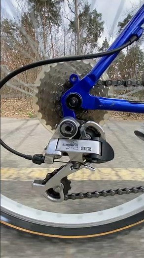Vintage Shimano Alivio derailleur in action