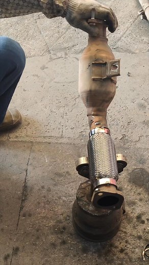 2.3K views | Replace car exhaust bellows #spark #plug #tricks #satisfying #tips #fbreelsvideo #useful #amazing #camshaft #howto #mechanic #tool #shorts #how #skills #leak #repair #fbreels #viralshort #trendingreels #engine #fyp #diy #part #facebookreels #viralreels | SD Engine | Facebook