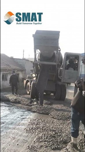 Self Loading Concrete Mixer For Road Construction Project