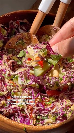 COPYCAT SWEET GREEN SPICY CASHEW DRESSING
