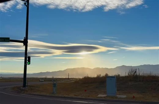 Beam me up, Scottie. Just a beautiful sight - a common around Colorado. 😍 👀 🌅🏔️💚🥰 #beautiful #colorado #sunset #findthebeauty #xfiles #sunbeam | Full Circle Wellspring LLC - Trauma Healing Coaching