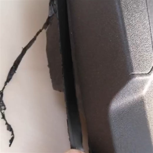 BLSONIC on Instagram: "Clean edges. No burrs. No dust. 🔪 Ultrasonic plastic cutting for automotive covers ✔ Smooth edge finishing ✔ No melting or deformation ✔ Ideal for trimming & deburring plastic parts Automotive plastics deserve precision. #UltrasonicCutting #PlasticTrimming #AutomotiveParts #Deburring #CleanCut #ManufacturingTechnology"