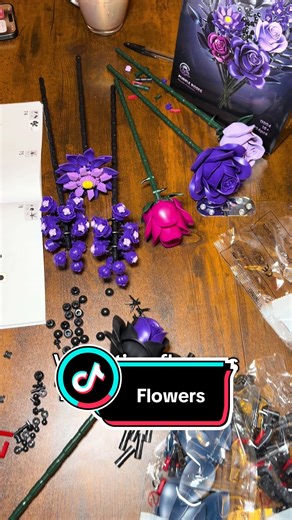 ON SALE - Flower building block sets 🥰 perfect gifts 🌹#flowers #buildingblocks #valentines #rose #tiktokmademebuylt