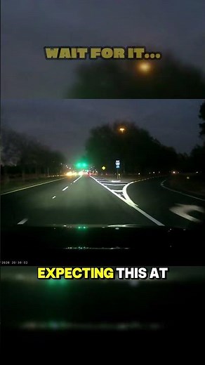 Idiot Driver CANNOT DRIVE! 😳