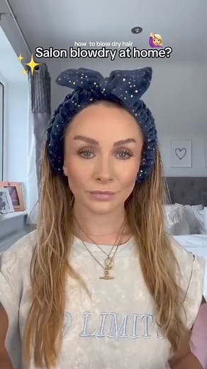 3 STEPS TO YOUR BIG BOUNCY BLOW DRY AT HOME… BLO, ROLL & CLICK with @problogroup 🙋🏼‍♀️😍 #howtoblowdryhair #hairtutorial #blowdryhair | Pro Blo Group