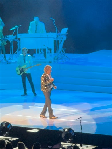Rod Stewart Concert - Have You Ever Seen The Rain? @ Mohegan Sun Arena - July 25, 2025