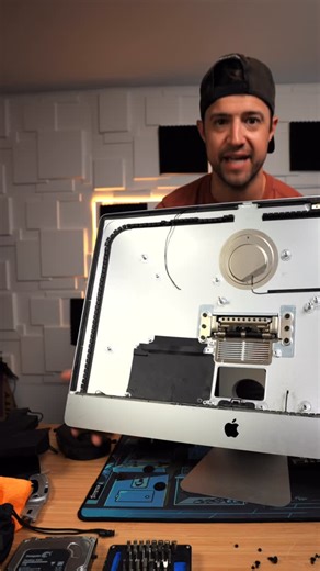CircuitBoredd on Instagram: "Turning an iMac into a monitor. This is the 2017 5k iMac and we are removing the internals. Next step is adding the driver board and putting it back together. Stay tuned #apple #macbook #imac #applerepair #macbookpro #videoography #photographer #editor #videoedit"