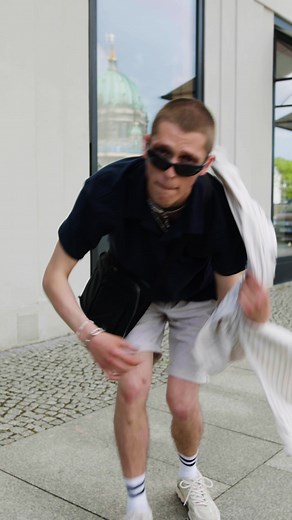 Can't take my eyes off this outfit! 👀 Cool & sporty - Ratet diesen Look von 1-10! #ootd #casualoutfit #sportylook