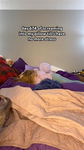 DAY 674 OF SCREAMING INTO MY PILLOW FEELING THE COLORS VIBES