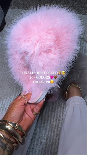 The fuzzy slippers you’ll want in every color! #fuzzyslippers #slippers #slippershoes