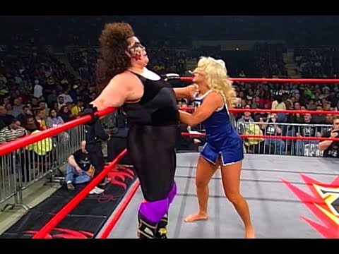 (720pHD): WCW Nitro 02/14/00 - Mona vs. Rhonda Singh (feat. Madusa)