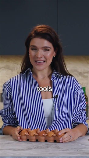 How to Cook an Omelette in a Titanium Pan 🍳 #taimatitanium #titaniumpan #titaniumcookware