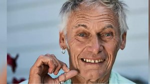 Frontman lovelock dies