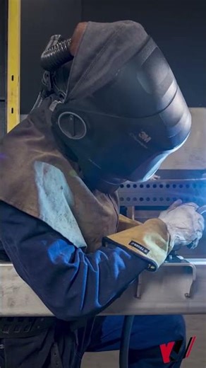 Photoshoot: behind the scenes vs. results | KV-Techniek