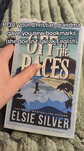 that's what you get from shopping on Amazon as a French speaking 89 year old woman 🤷🏻‍♀️ . . . . . #BookTok #booktokfyp #fyp #bookmark #isthatsmut