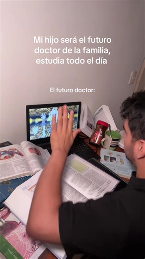 El futuro doctor cuando nadie lo ve : 🗿#cienciasdelasalud #medicina #humormedico #fyp #anime