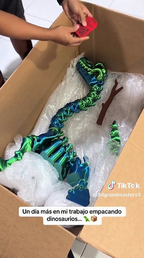 Impresión 3D: Empacando dinosaurios artesanales para todo México