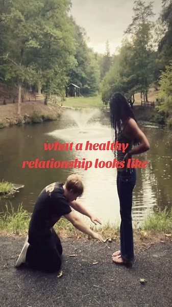 What a Healthy Relationship Looks Like: Signs of a Non‑Toxic Partnership