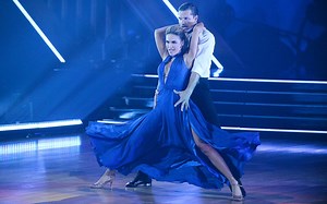 Watch Chrishell Stause's Amazing DWTS Dance Dedicated to Her Late Mom and Dad