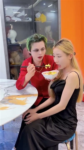 黑天使不爱吃饭，小天使看不下去了#cosplay #funny